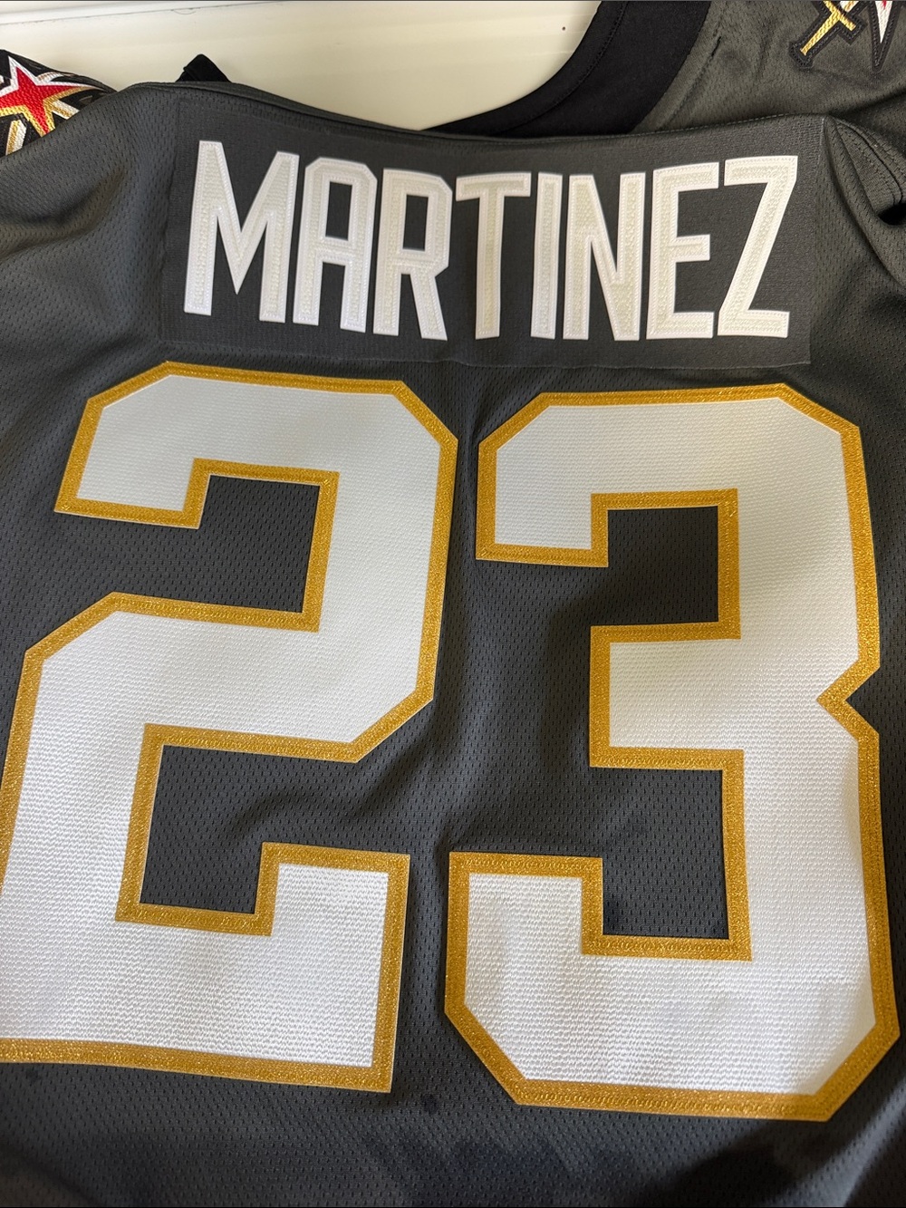 Las Vegas Knights Jersey 23 Martinez Size XL - Picture 11 of 12